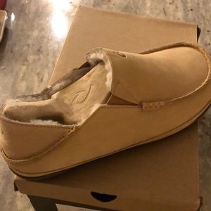 OluKai Slippers